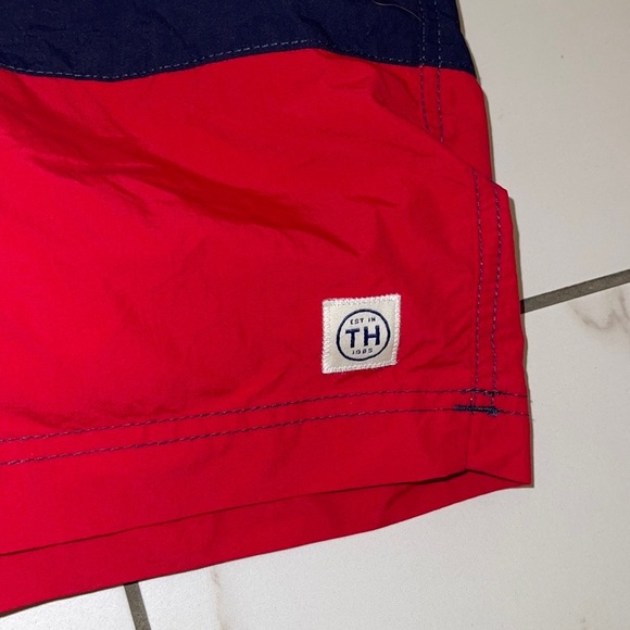 NWOT Tommy Hilfiger color Block Shorts - Picture 5 of 6